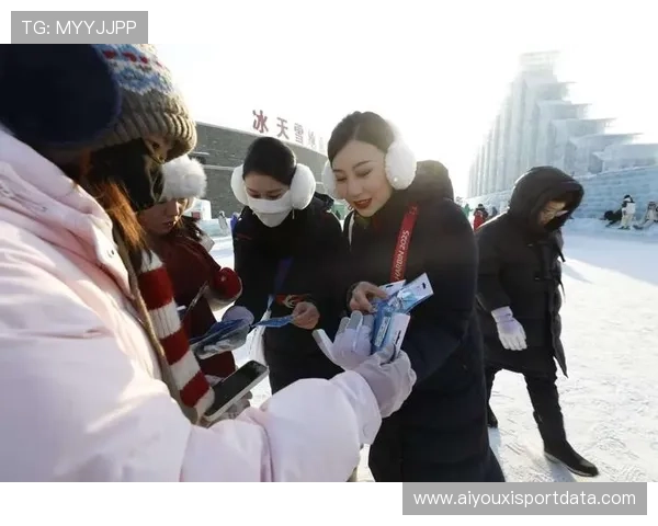 亚冬会志愿者冒雪服务 获运动员签名致谢成热门话题 亚冬会志愿者冒雪服务 获运动员签名致谢成热门话题